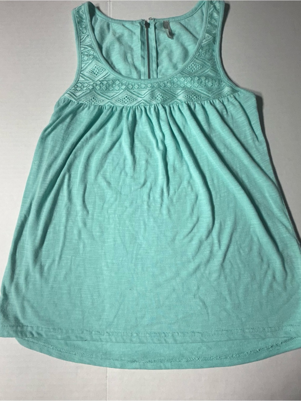 Vanity Women’s XS Mint Sleeveless Y2K Tank Top with Crochet Yoke
